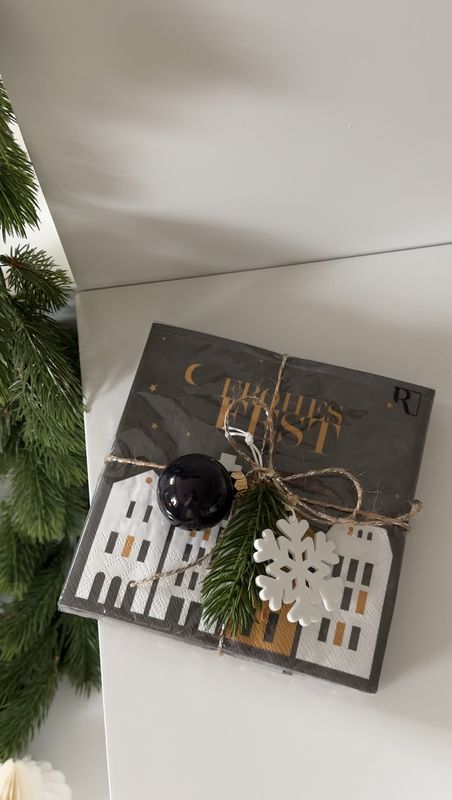 Servietten mit Anhänger mit Deko