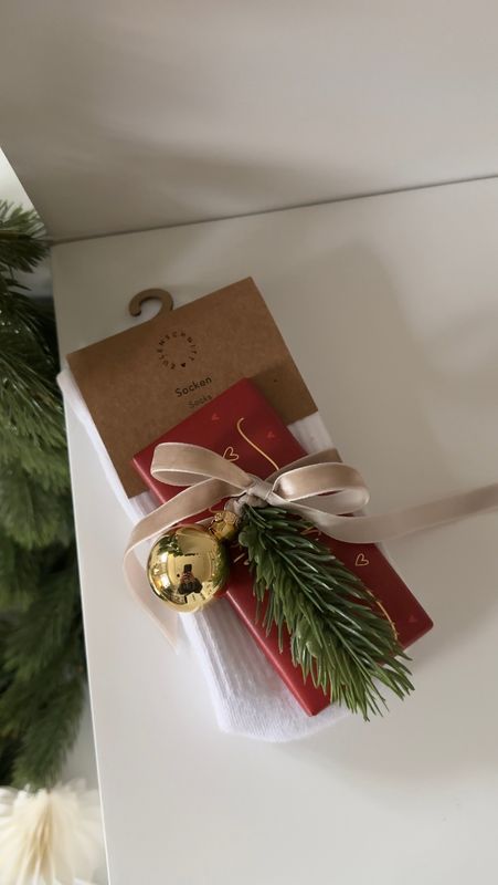 Set mit Socken und Schokolade ( Größe 35-38 )