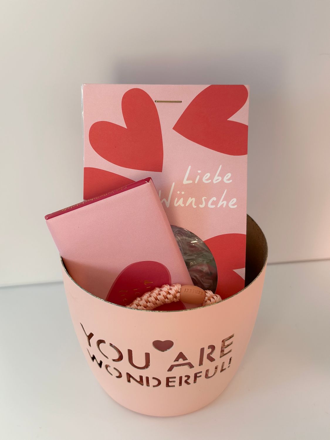 Teelicht mit Schoki und Gummibärchen + 1 Haargummi