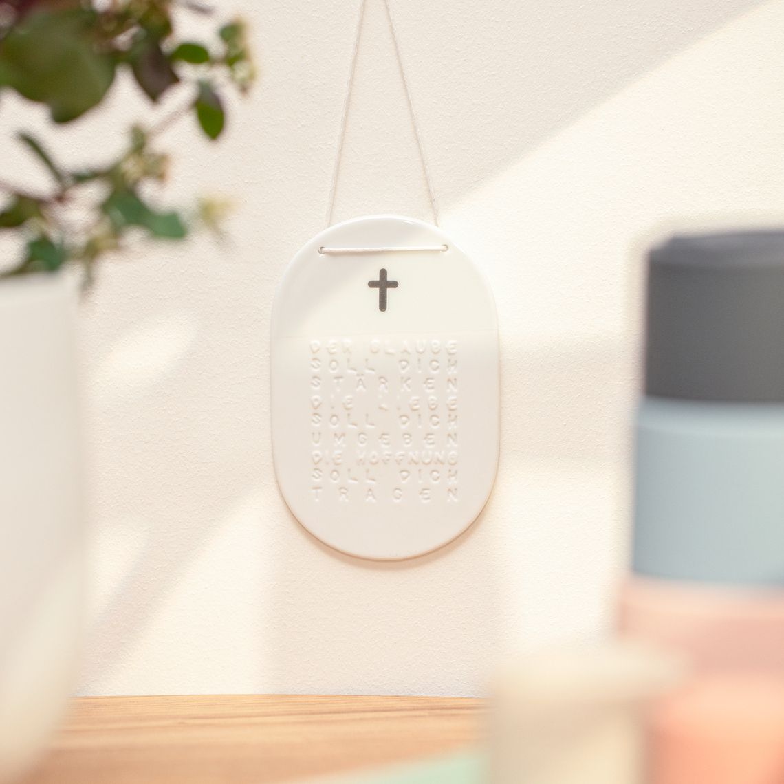 GLAUBENSFREUDE. PORZELLANSCHILD "GLAUBE"