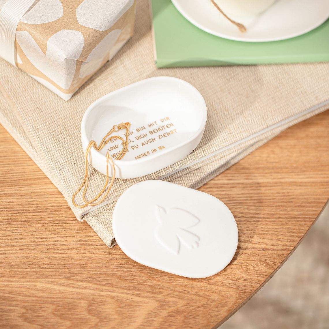 GLAUBENSFREUDE. PORZELLANDOSE "TAUBE"