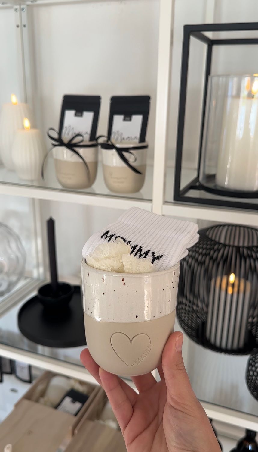 Becher Mama mit Socken