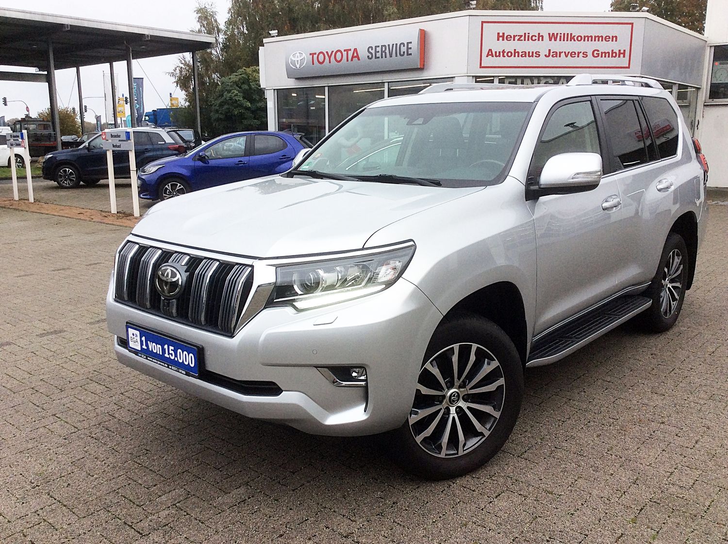 Toyota Land Cruiser 2.8 D-4D Automatik TEC-Edition*AHK*Dachreling*