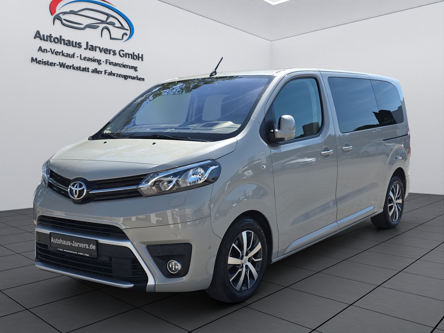 Toyota Proace 2,0-l-D-4D L1 (8-Si.) Autm. Verso Family Comfort