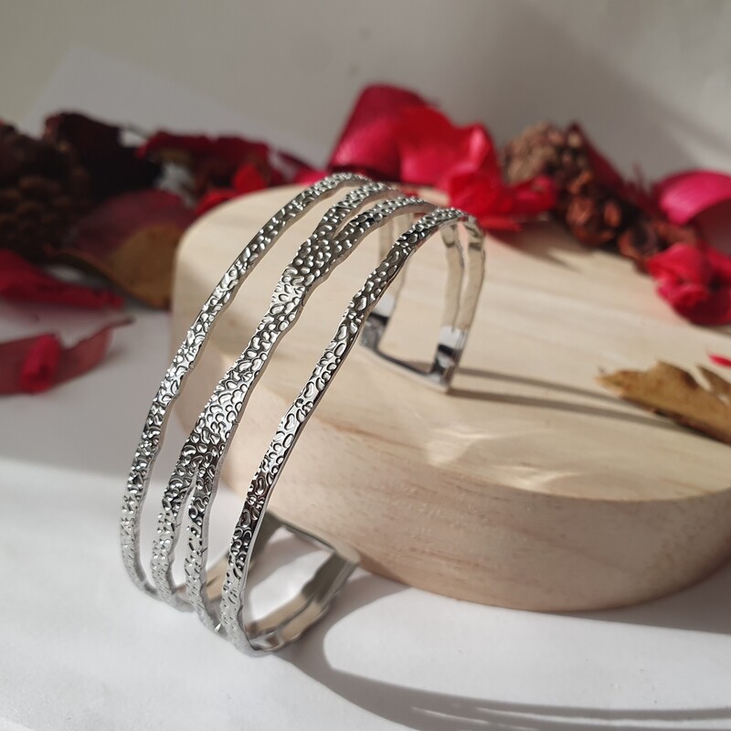Jonc triple rang effet martelé 