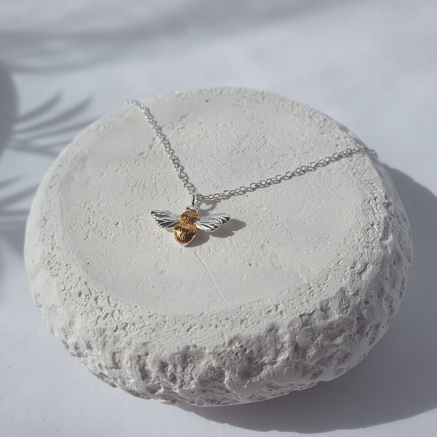 Collier abeille ?