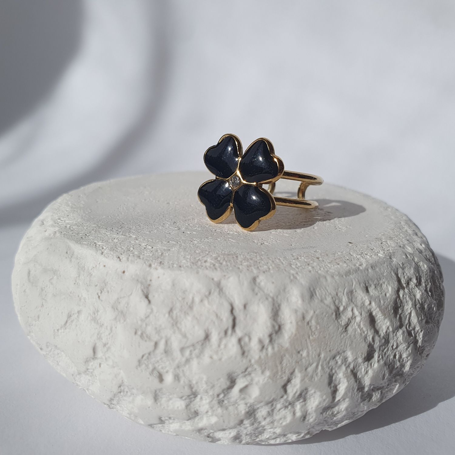 Bague trèfle noir et doré