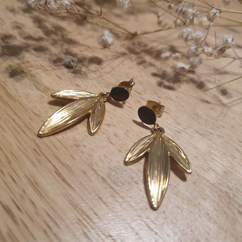 Boucles d'oreilles feuille pendante doré et noir