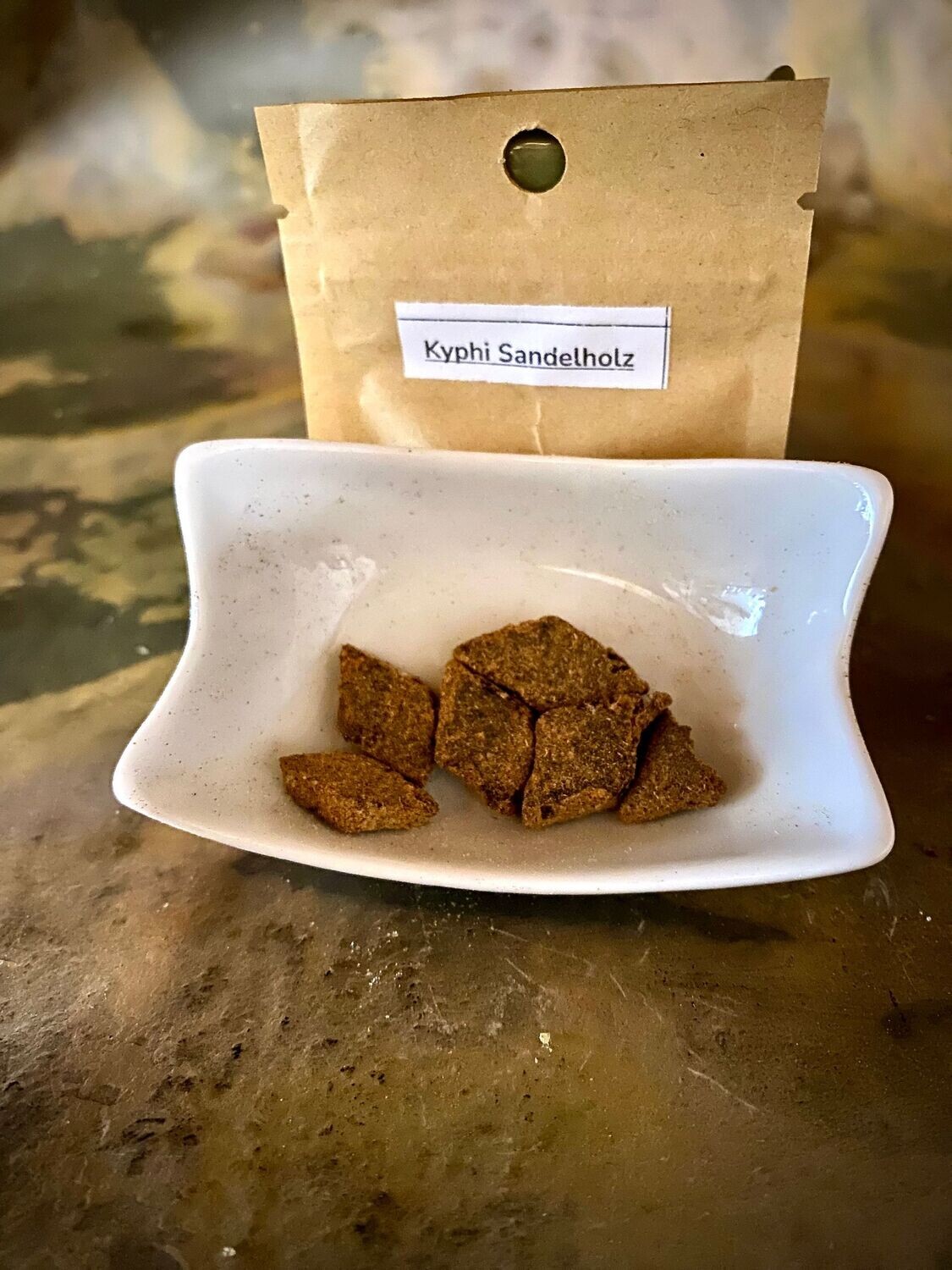 Kyphi Sandelholz