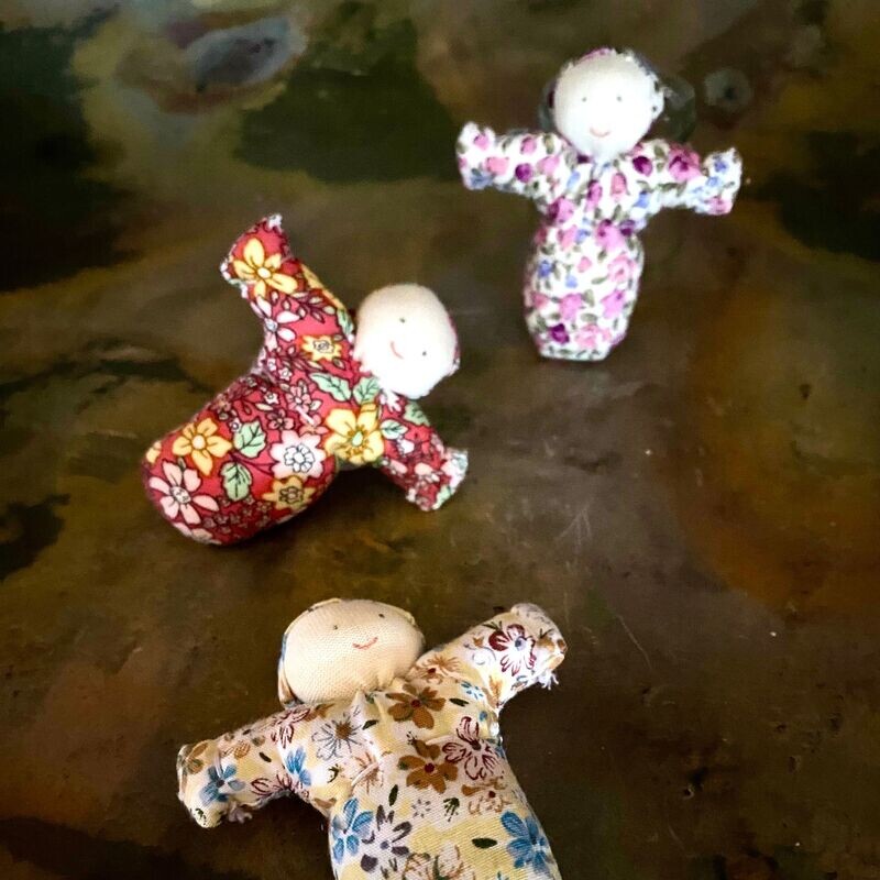 Sorgenpüppchen, Handarbeit