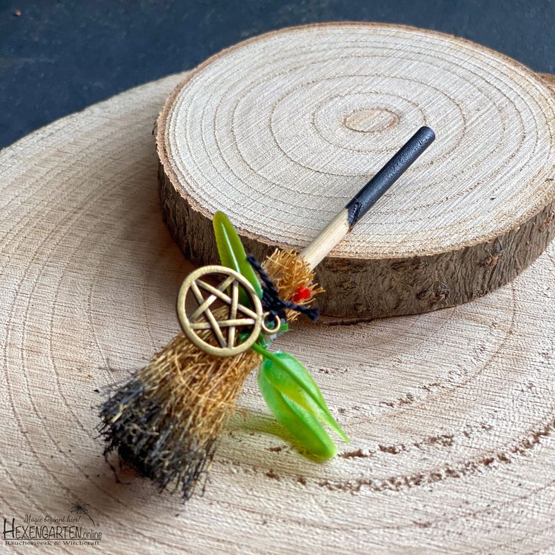 Mini Altarbesen – zauberhafter Reiniger für Altäre