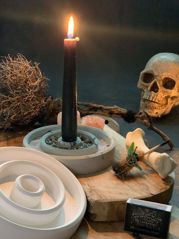 Ritualkerzenhalter mit Rillen für Salz, Kräuter und Kristalle