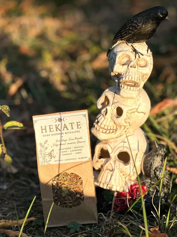 HEKATE – Dark Goddess Ritualtee HEKATE – Dark Goddess Ritualtee