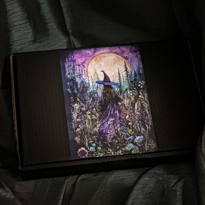 Lunara November-Witchbox · Nebelpfad Lunara November Witchbox