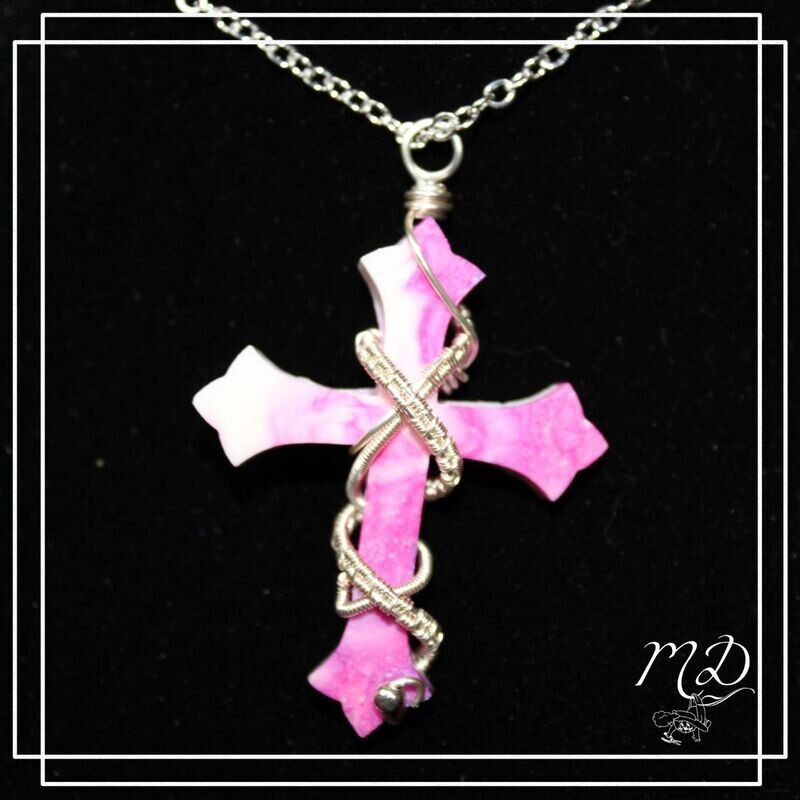 Kreuzanhänger in rosa