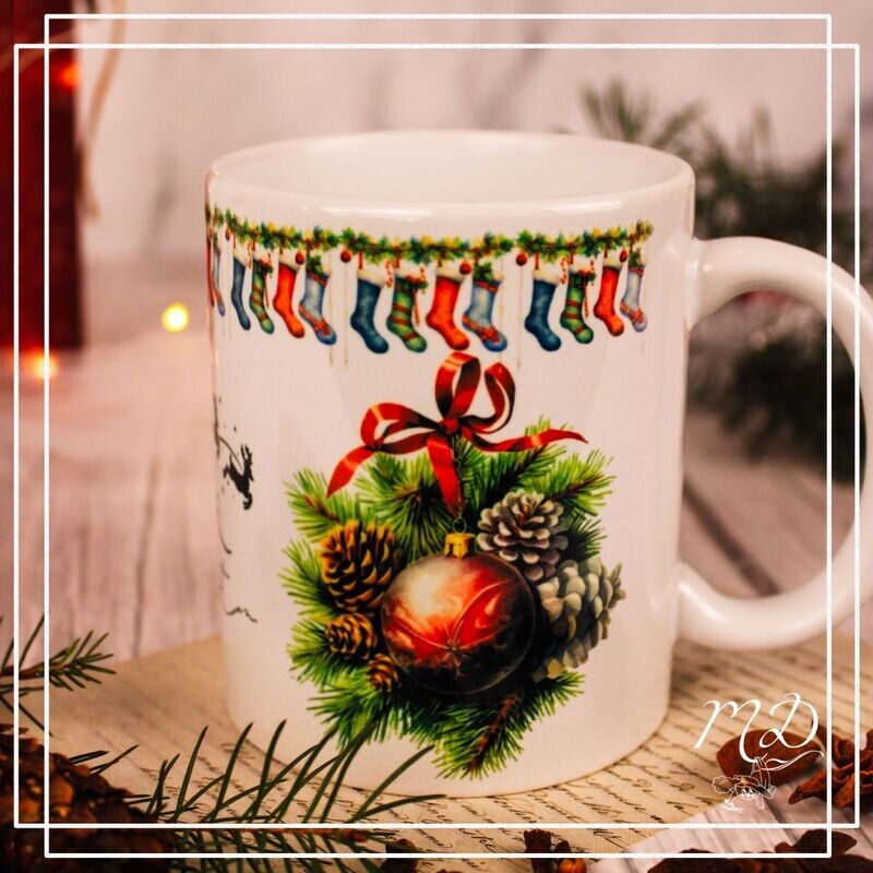 Unter dem Weihnachtsbaum wartet der Glühwein - Tasse