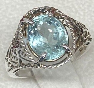 Royal Gemstone with Detailed Band