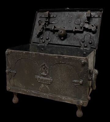 Forged iron chest, France 17th/18th century