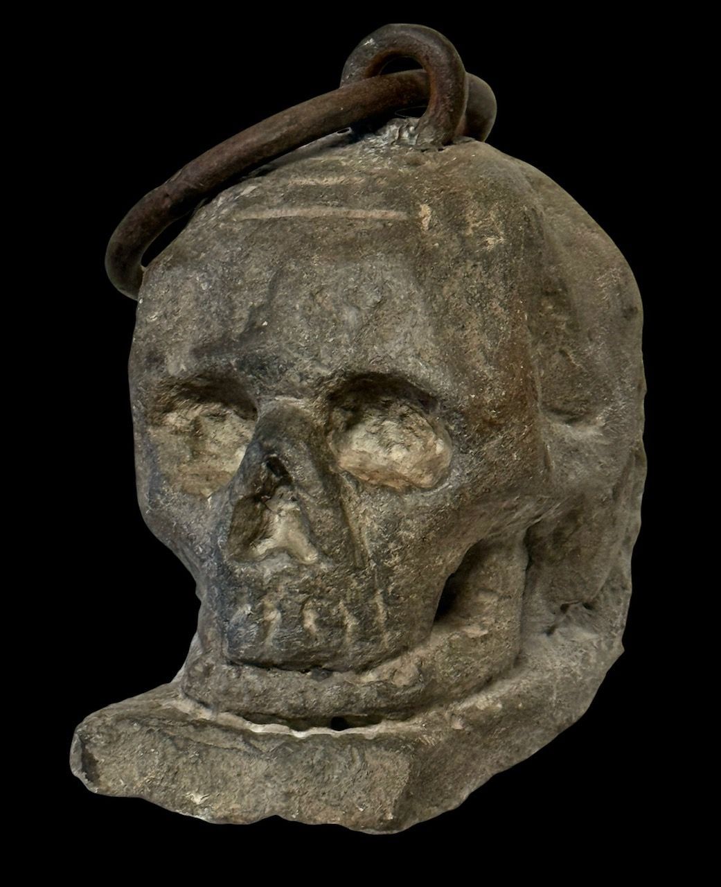 Rare funeral sculpture in serena stone  in the shape of a skull, Italy 17th century