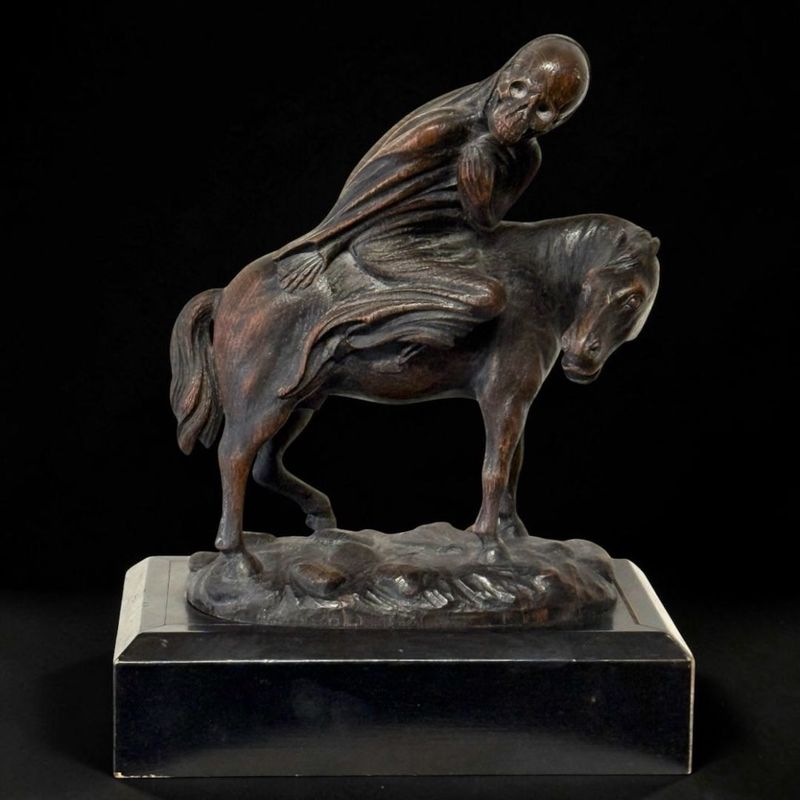 Scultura simbolista “La Morte a Cavallo” in legno scolpito - Germania XIX secolo - Memento Mori Scultura simbolista “La Morte a Cavallo” in legno scolpito - Germania XIX secolo - Memento Mori
