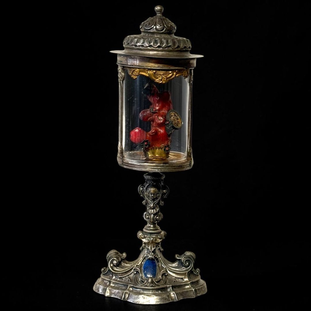 Importante Reliquiario da Wunderkammer con Corallo Rosso — Italia XVIII Secolo Importante Reliquiario da Wunderkammer con Corallo Rosso — Italia XVIII Secolo