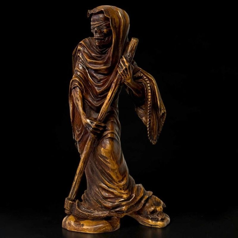 Memento Mori – Raffinata scultura allegorica della Morte in legno di bosso XVIII/XIX