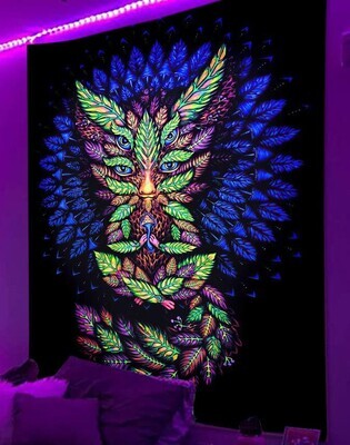 UV-Licht aktives Wandtuch/Wandteppich: Eulen Schamane (Schwarzlicht aktiv)