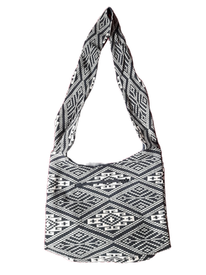 Große Hippie-Handtasche: weiße und schwarze Kreuze (35x25x12cm)