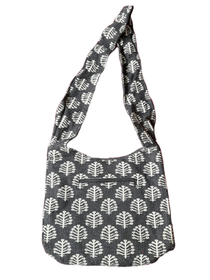 Große Hippie-Handtasche: schwarz-weiße Bäume (35x25x12cm)