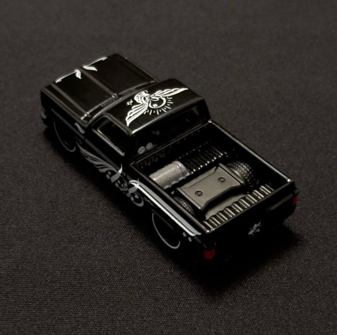 2024 Hot Wheels Japan Convention '83 Chevy Silverado (Set of