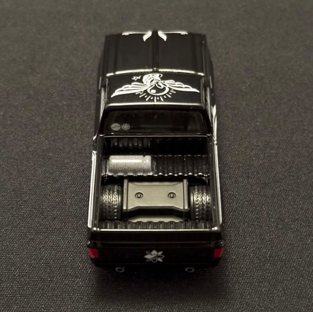 2024 Hot Wheels Japan Convention '83 Chevy Silverado (Set of