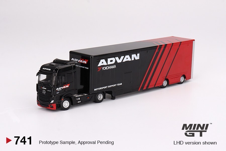 #741 MINI GT Mercedes-Benz Actros w/ Racing Transporter &quot;ADVAN&quot;