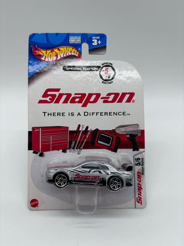 Hot Wheels Snap On Nissan Skyline GT-R32 5/6 Special Edition