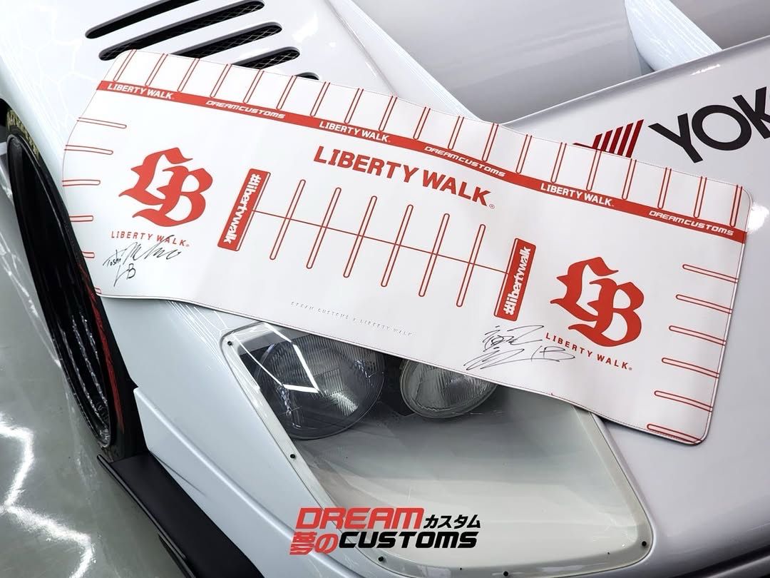 DREAM CUSTOMS x LIBERTY WALK XL DESKTPAD DIORAMA Mat | RED