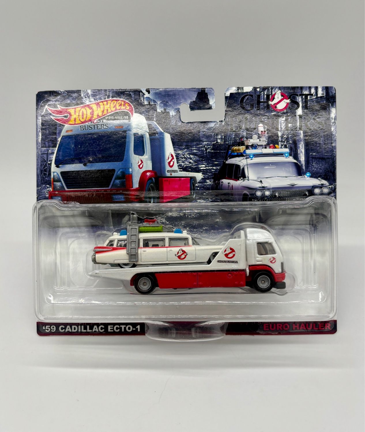 Hot Wheels Ghostbusters ‘59 Cadillac Ecto-1 &amp; Euro Hauler Team Transport Custom in Card