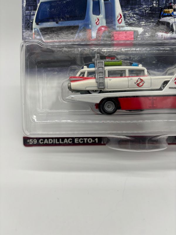 Hot Wheels Ghostbusters ‘59 Cadillac Ecto-1 & Euro Hauler Team Transport Custom in Card