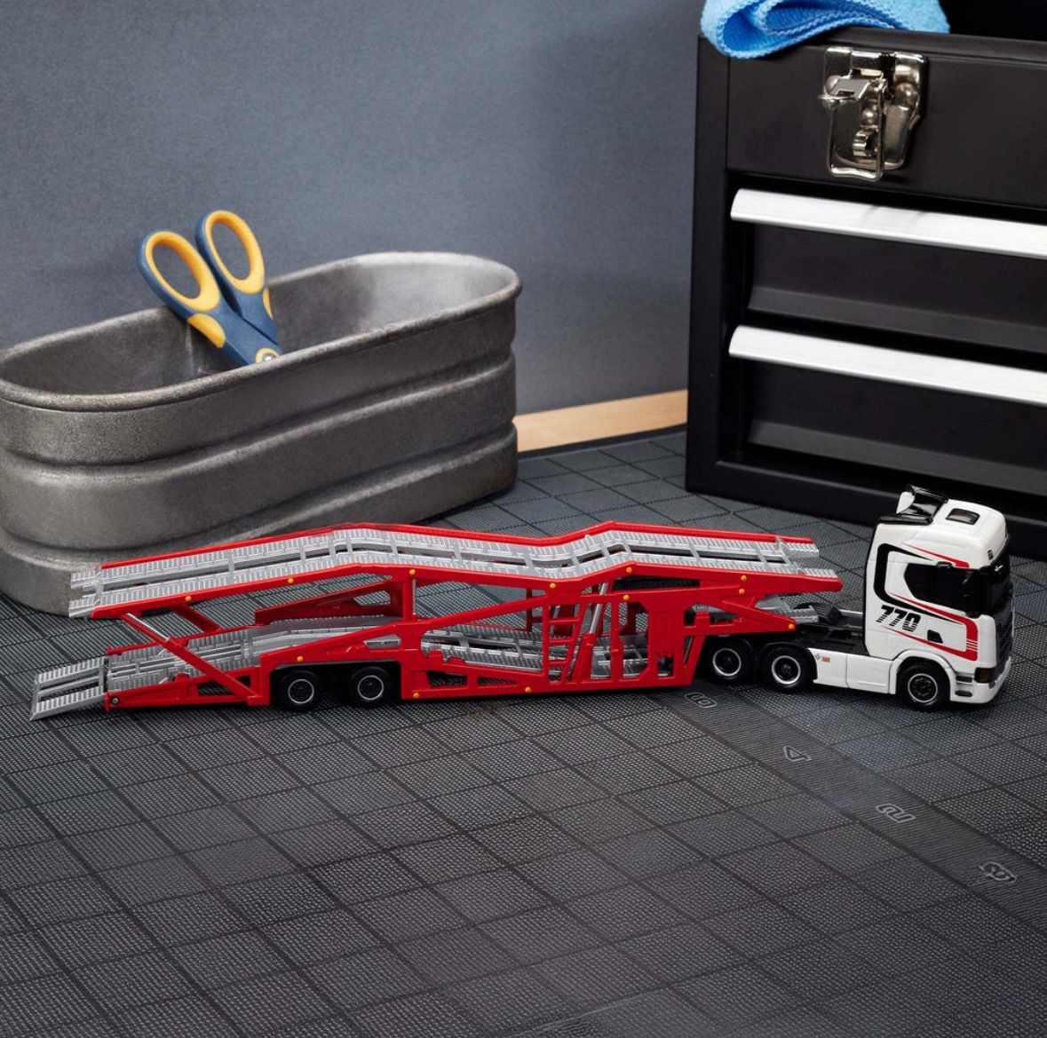 [PREORDER] Hot Wheels Elite 64 Scania 770 S