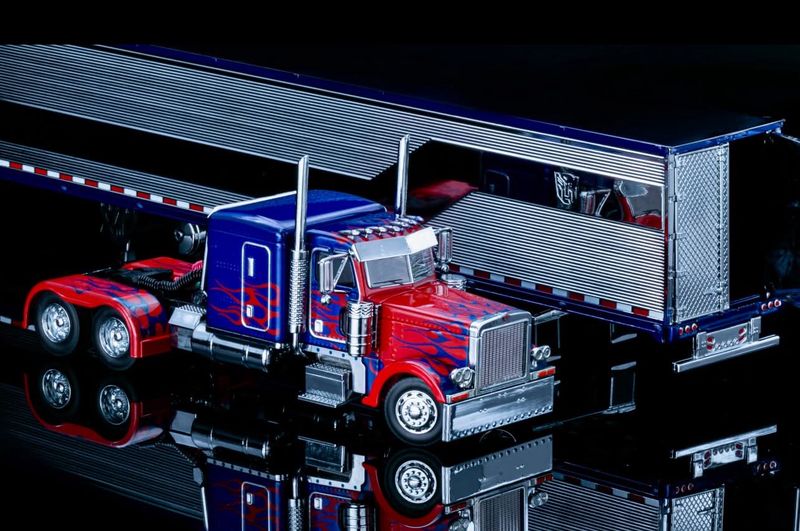 [PREORDER] 596 Peterbilt 379 Optimus Prime Truck | 2025 HEC Hobby Expo China