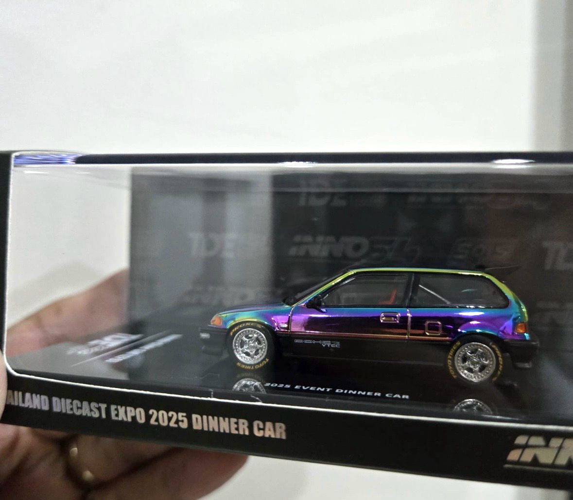 INNO64 Honda Civic SIR (EF9) Chameleon Chrome Dinner Car | 2025