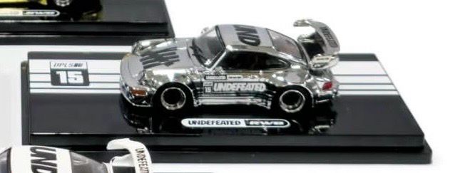 [PREORDER] INNO64 x DPLS x UNDEFEATED Porsche RWB 993 Silver Chrome Chase | 2025 Tokyo Auto Salon TAS KL