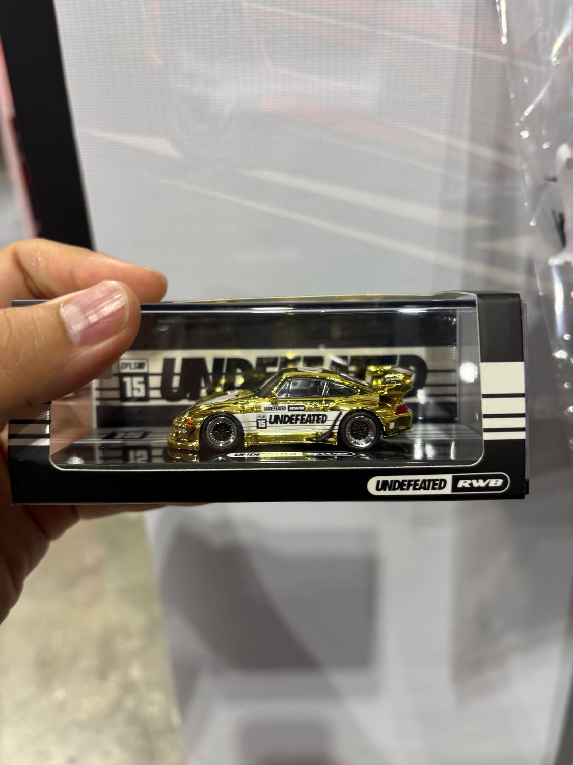 [PREORDER] INNO64 x DPLS x UNDEFEATED Porsche RWB 964 Gold Chrome Chase | 2025 Tokyo Auto Salon TAS KL