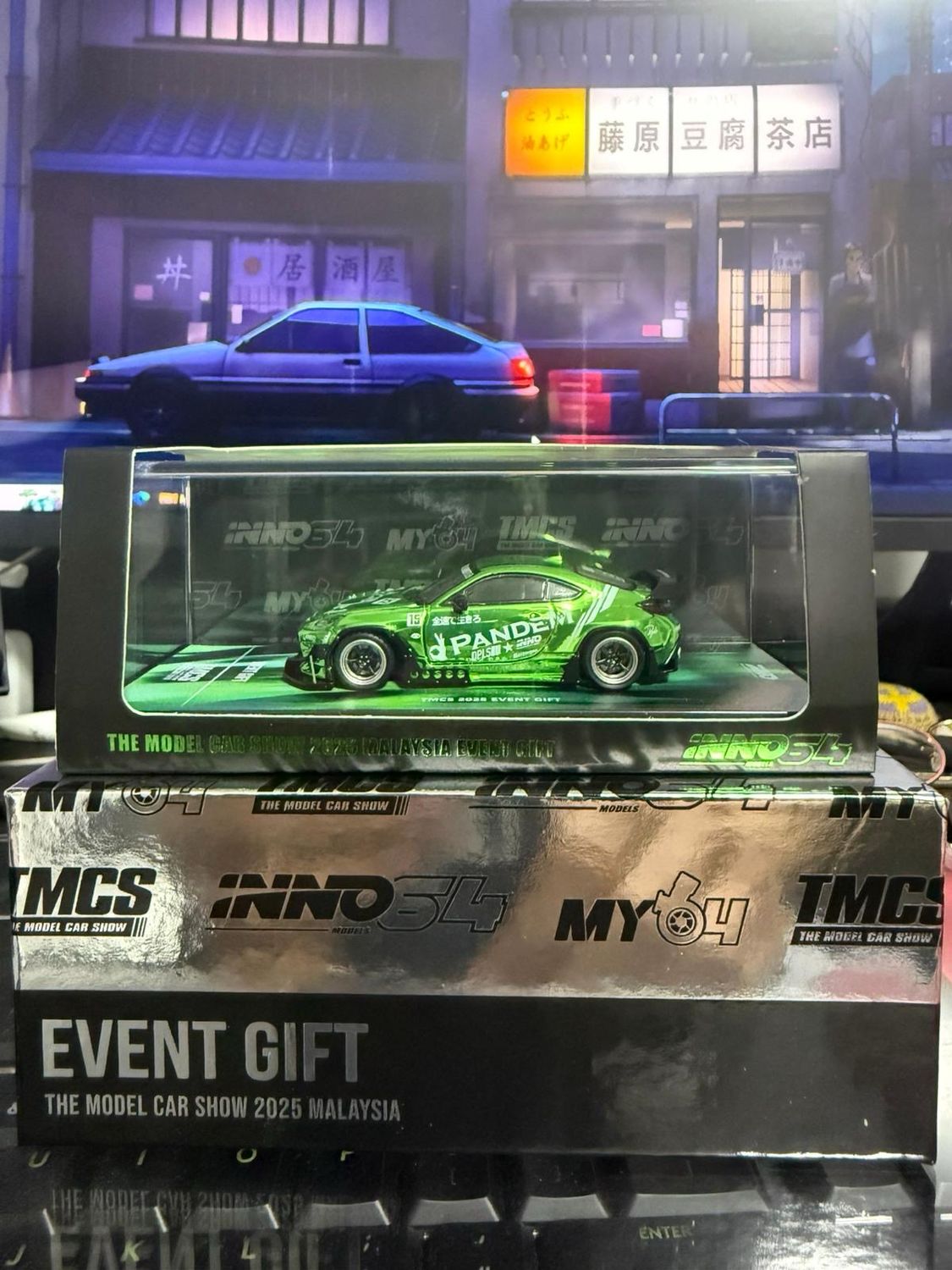 INNO64 Toyota GR86 Green Chrome Event Gift Model Lucky Draw Only | 2025 The Model Car Show