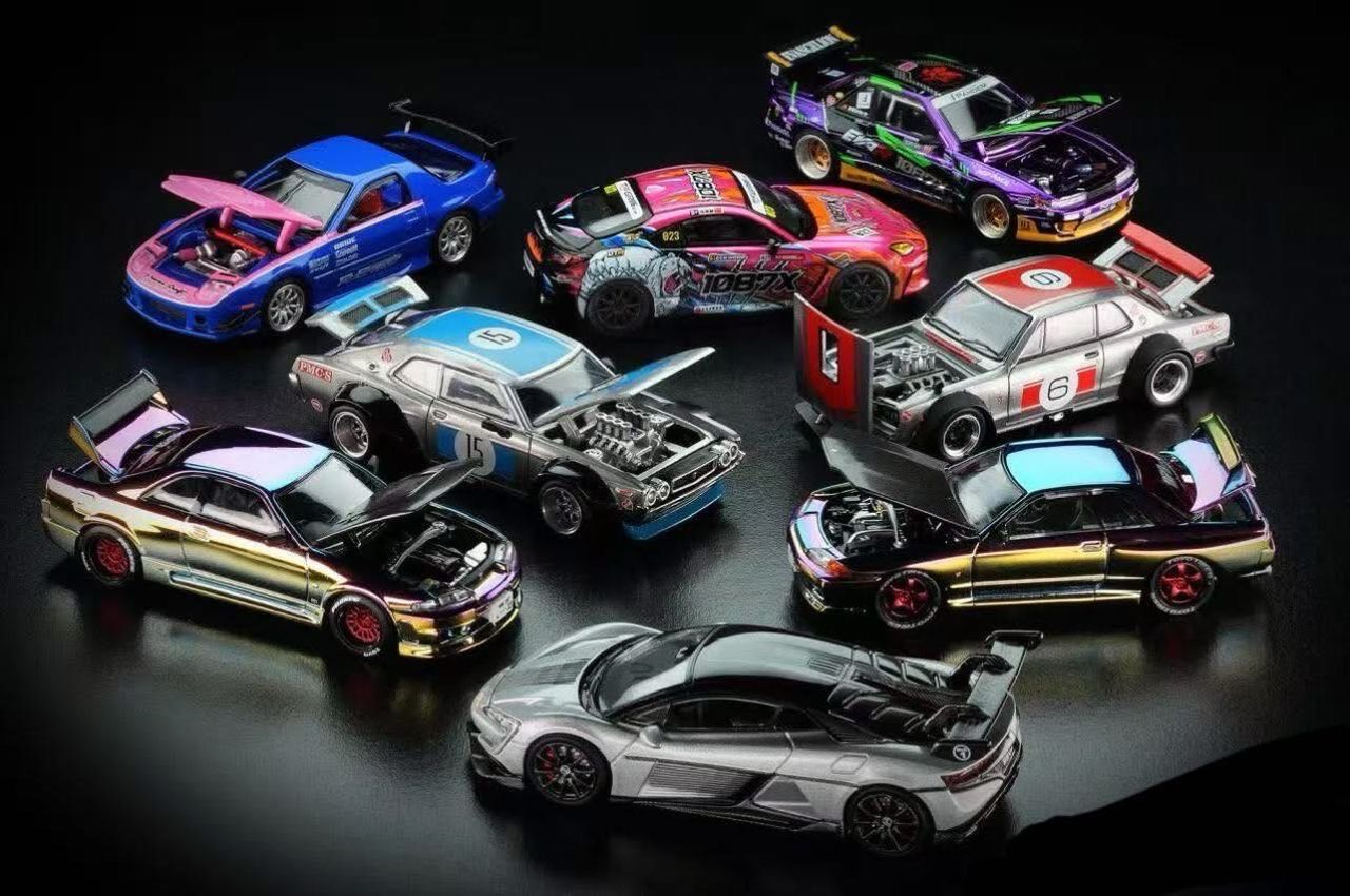 POP RACE Nissan Skyline GT-R R33 & GT-R R32 Chameleon Chrome