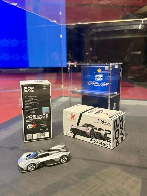 POP RACE Aston Martin Valkyrie White (PR64-443) | 2025 PDX POPRACE Dinner Exclusive
