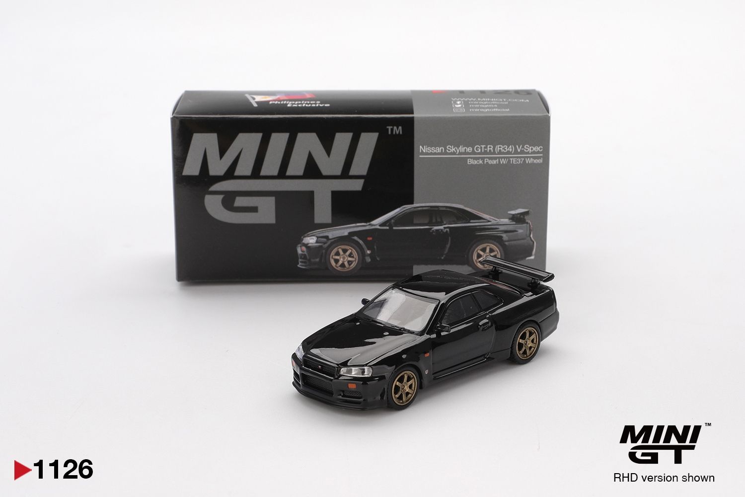 #1126 MINI GT Nissan Skyline GT-R (R34) V-Spec Black Pearl W/ TE37 Wheel | 2025 Philippines Diecast Expo (PDX)