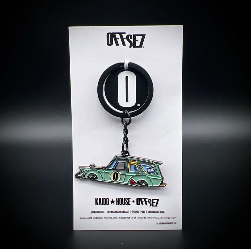 KAIDOHOUSE OFFSE7 Kaido Wagon Enamel Green Keychain