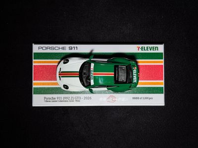 PREORDER] MINICHAMPS x 7-11 Porsche 911 GT3 7-11 Livery & Black