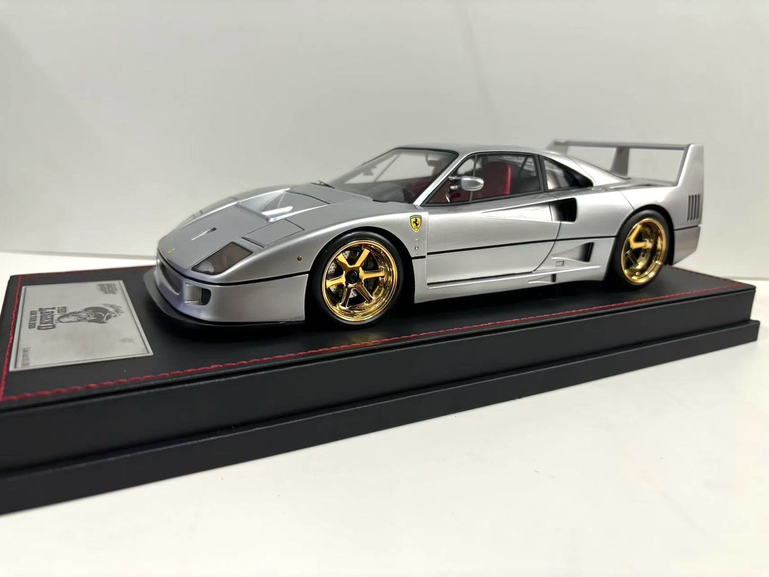 [PREORDER] Ferrari F40 1/18 Silver Larry Wood Design | 2026 International Diecast Show | The Legend Asia Tour