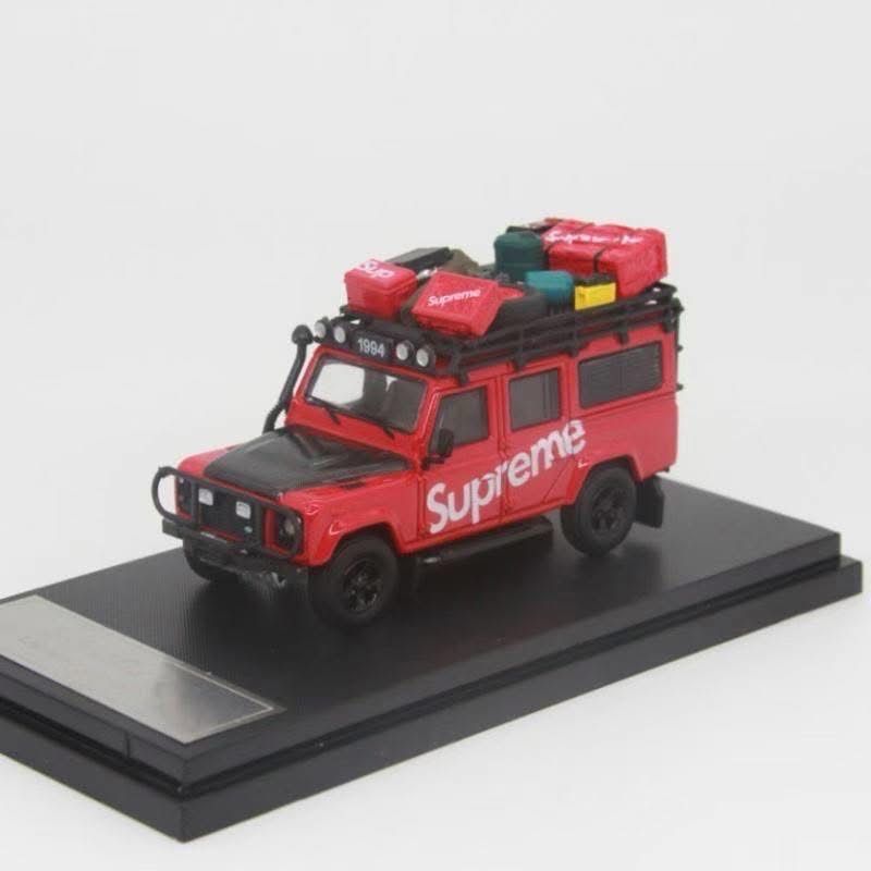 Master Model 1/64 Land Rover Defender 110 Supreme Livery Master Model 1/64 Land Rover Defender 110 Supreme Livery