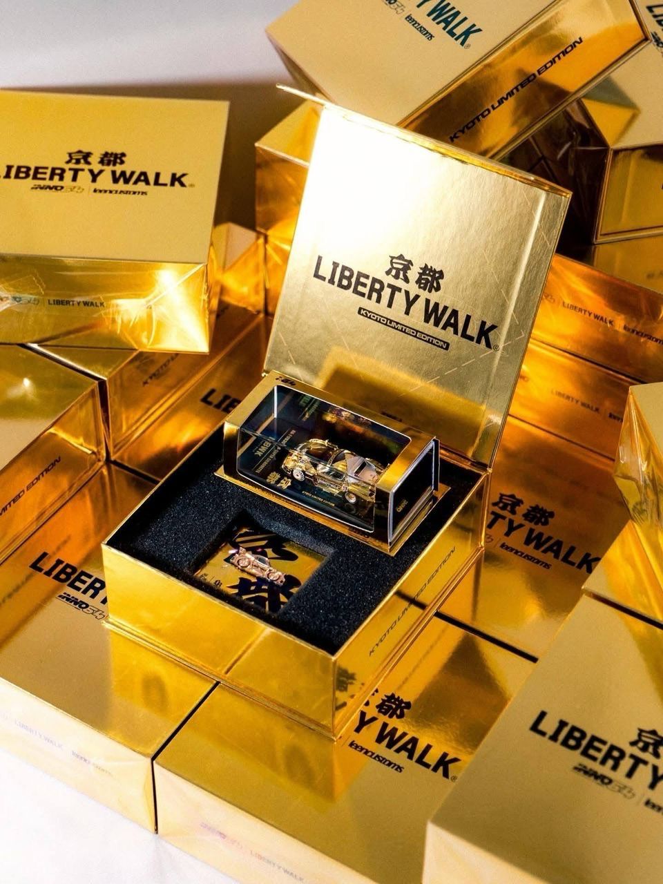 INNO64 x LBWK x Leen Customs LB-Super Silhouette FD Gold & Gold